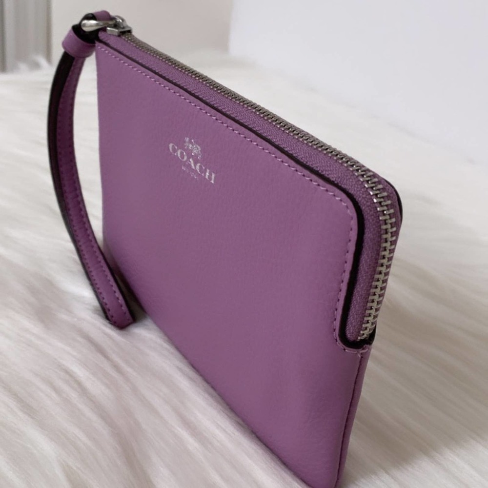 NWT💃Coach Corner Zip Wristlet/Refined Pebble Leather/ Violet - Picture 4 of 8